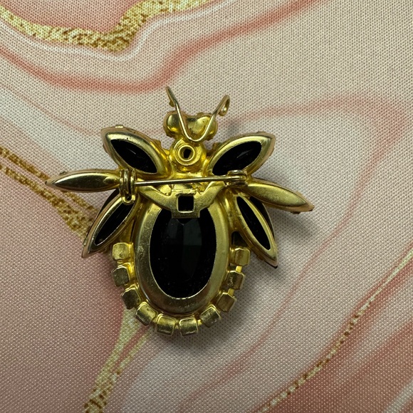 Vintage Beetle Brooch Host Pick 🥳 - Picture 6 of 6